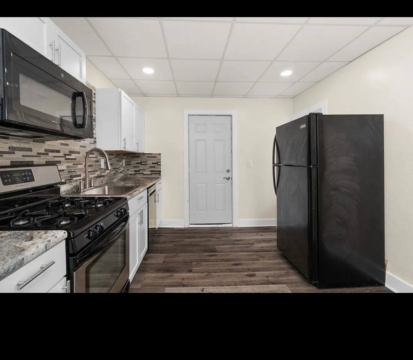 2 bed, 1100 sqft, $1,350 — Photo 3