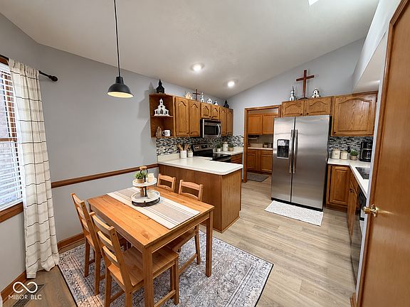 4th image of 2419 Simpson Ln