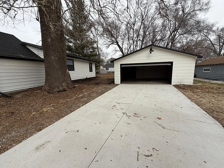 30 Elm St — Photo 18