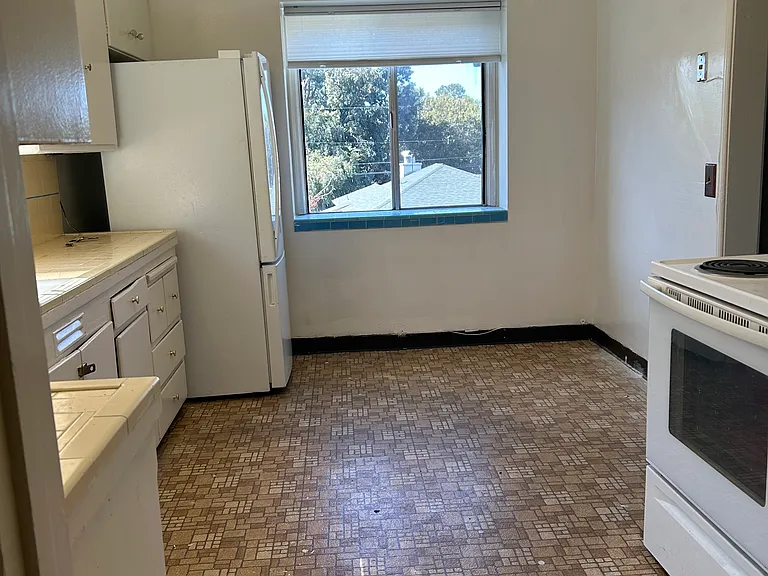 3275 Dakota St — Photo 8