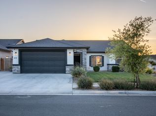 453 S Belmont St, Porterville, CA 93257
