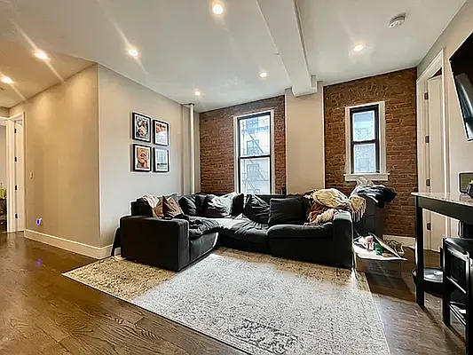 Rented by Douglas Elliman | media 15