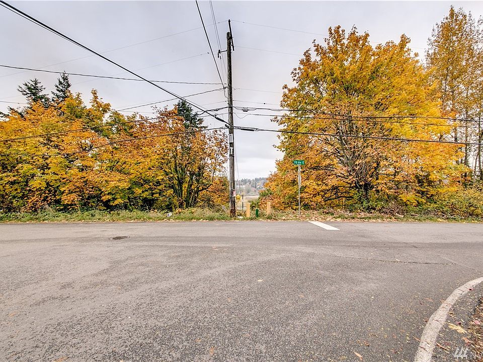 1st image of 1011 70th Ave E