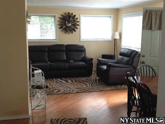 4th image of 34 Millers Ct