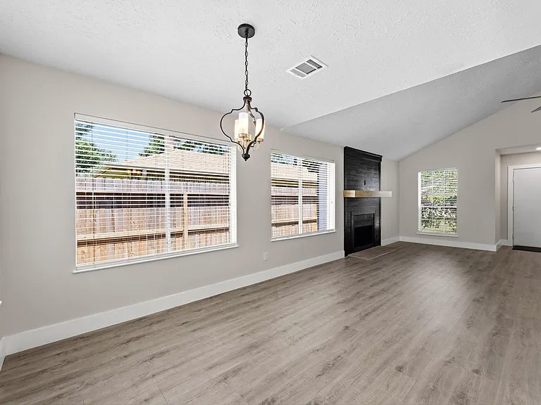 3535 Nutwood Ln — Photo 12
