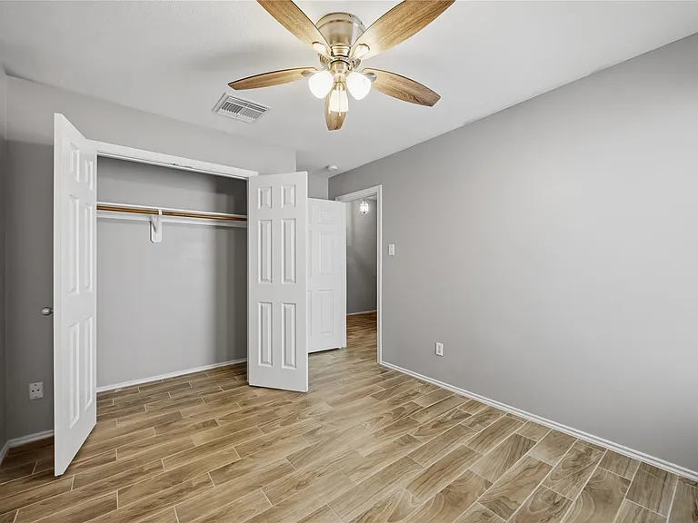 2734 Trinity Glen Ln — Photo 24