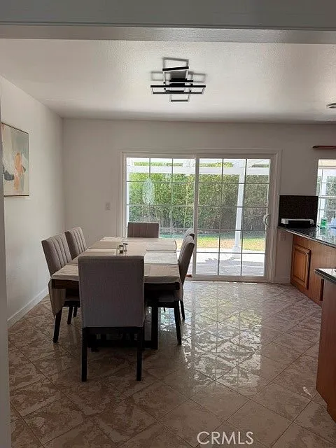 4 bed, 1690 sqft, $6,500 — Photo 4