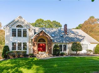 520 Dennison Rdg, Manchester, CT 06040