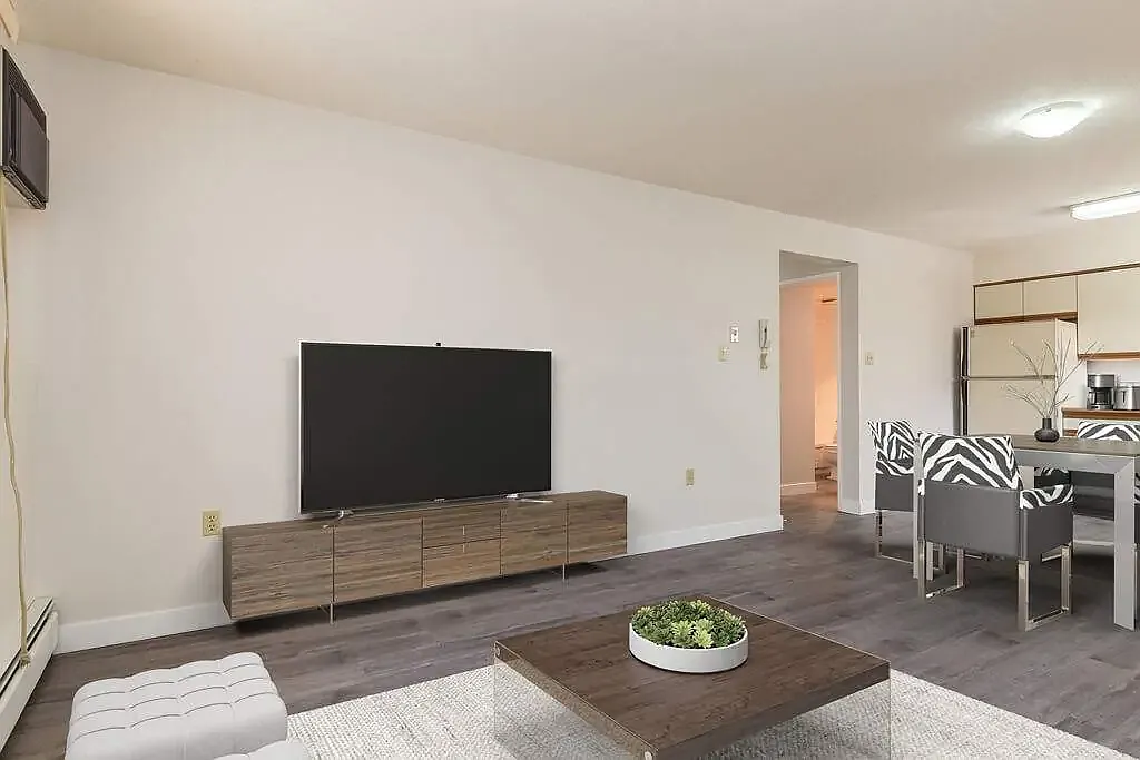 Scherer Apartments — Photo 3