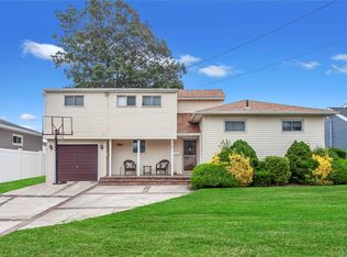 313 Broadway, Massapequa Park, NY 11762