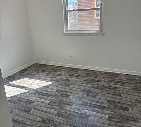 4th image of 2321 Western Ave