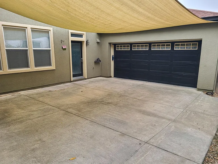 Jainine St — Photo 2