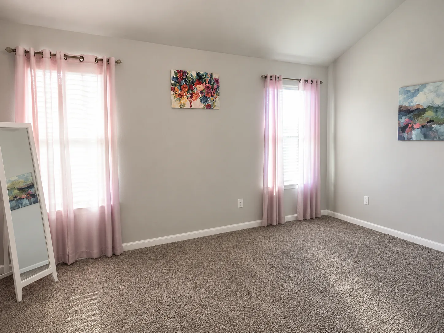 3 bed, 1576 sqft, $1,695 — Photo 2