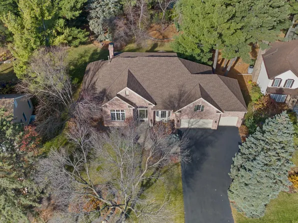 8896 Hunters Trl, Woodbury, MN 55125