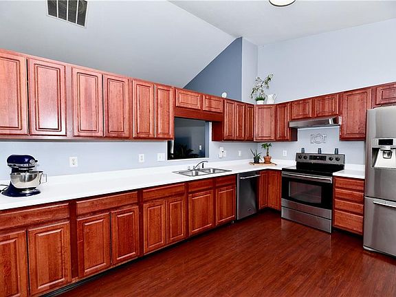 3rd image of 7421 Glenwick Blvd