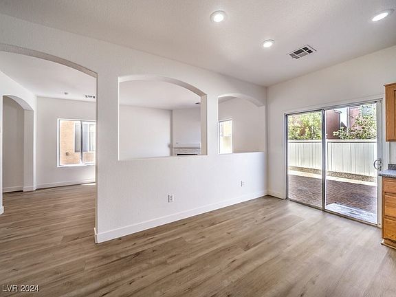 5th image of 5576 Sun Temple Ave