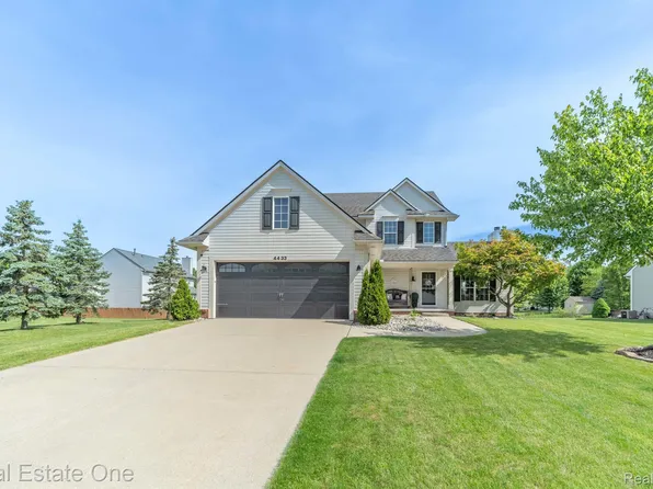 4433 Jordan Dr, Grand Blanc, MI 48439