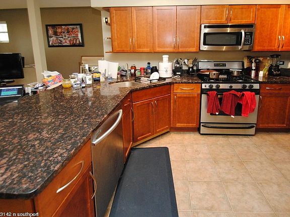 3rd image of 3142 N Southport Ave #714