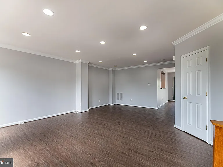 24635 Kings Canyon Sq — Photo 13