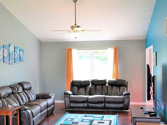 3rd image of 10809 Cypresswood Dr