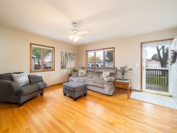5th image of 1234 Monterey Ln