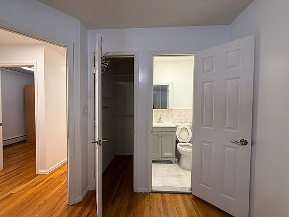 4th image of 1922 W 13th St Floor 3