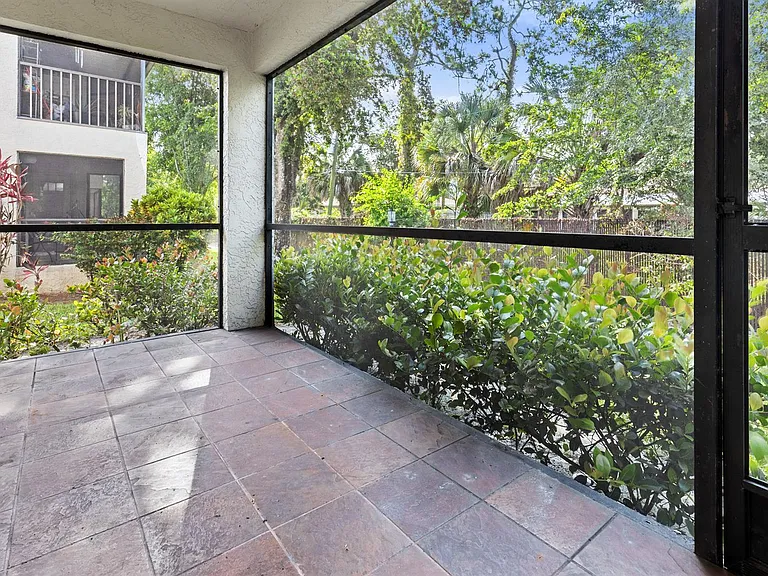 5236 Treetops Dr #L-104 — Photo 4
