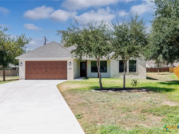 228 Plum St, Luling, TX 78648