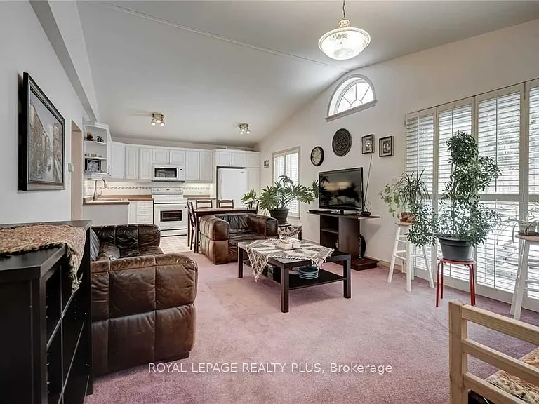 16 Alderway Ave — Photo 3