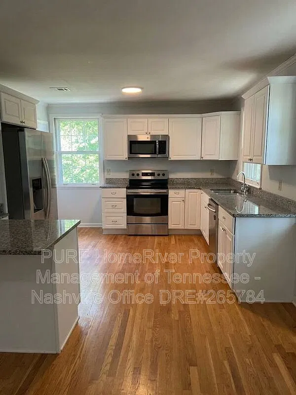 3 bed, 2.0 bath, 1864 sqft, $2,395 — Photo 1