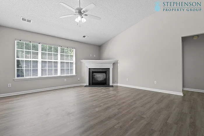128 Pennbrook Ln — Photo 3