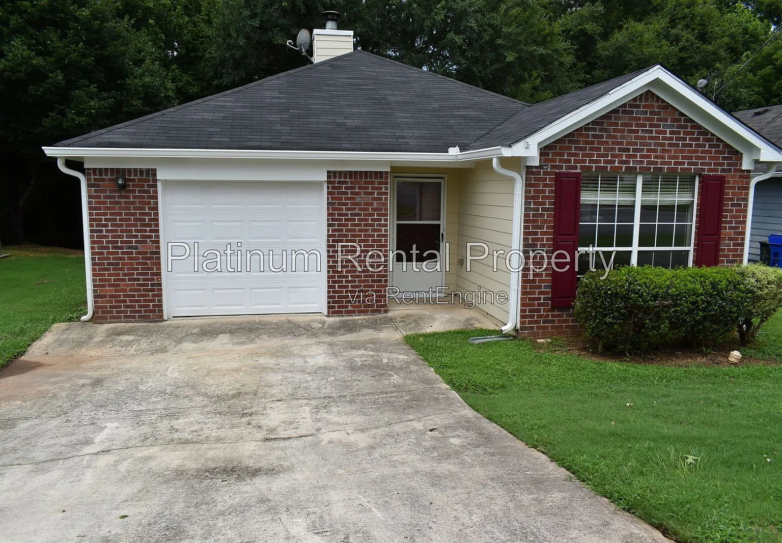 3 bed, 2.0 bath, 1345 sqft, $1,595 — Photo 2