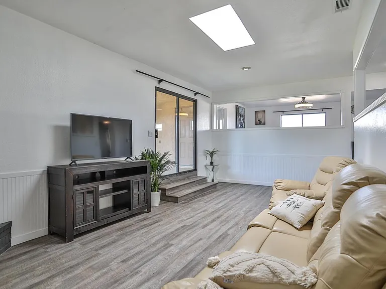 7033 W Avenue A2 — Photo 19