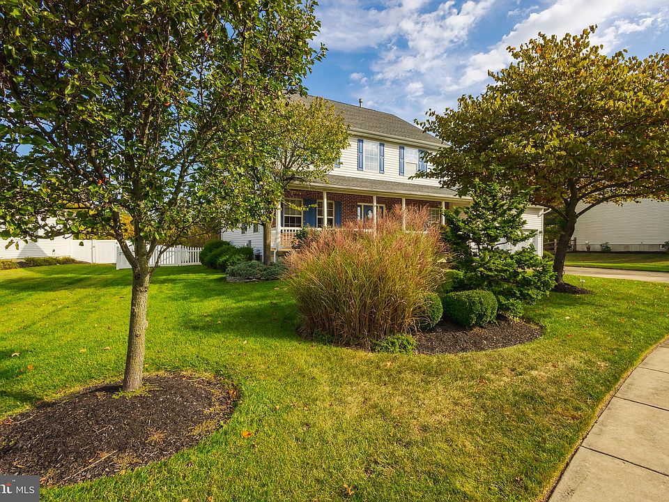 2nd image of 1824 Fernwood Dr