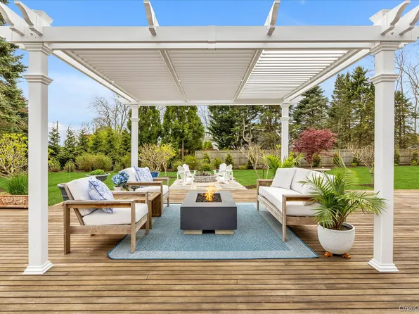 25 Lighthouse Road, Southold, NY 11971