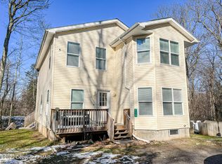 113 Red Maple Ln, Tobyhanna, PA 18466