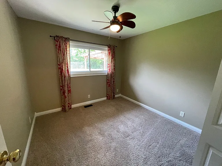 2623 Covington St — Photo 16