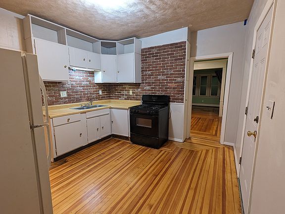 3rd image of 25 Kenyon St Floor 2
