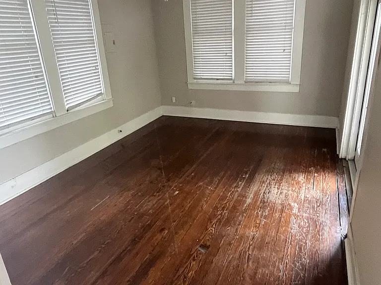 1207 McCullough Ave — Photo 5