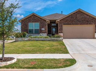 5801 Longmont Dr, Denton, TX 76208