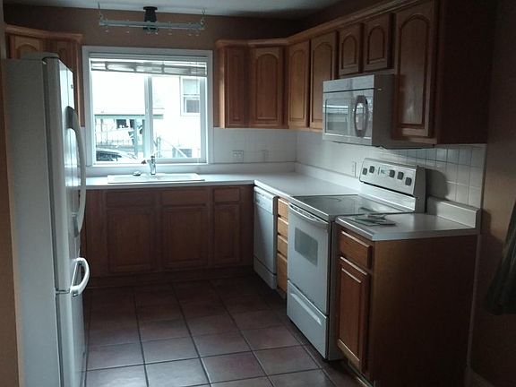 4th image of 9466 Wirt St