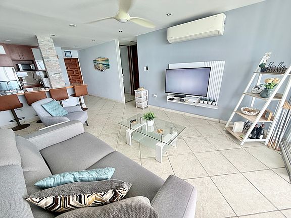 5th image of 9 Calle Gardenia Reina Del Mar Isla Verde