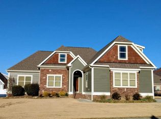 8763 Seven Lakes Dr, Ooltewah, TN 37363
