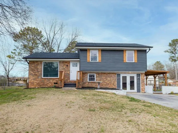 586 Pinewood Cir, Fort Oglethorpe, GA 30742