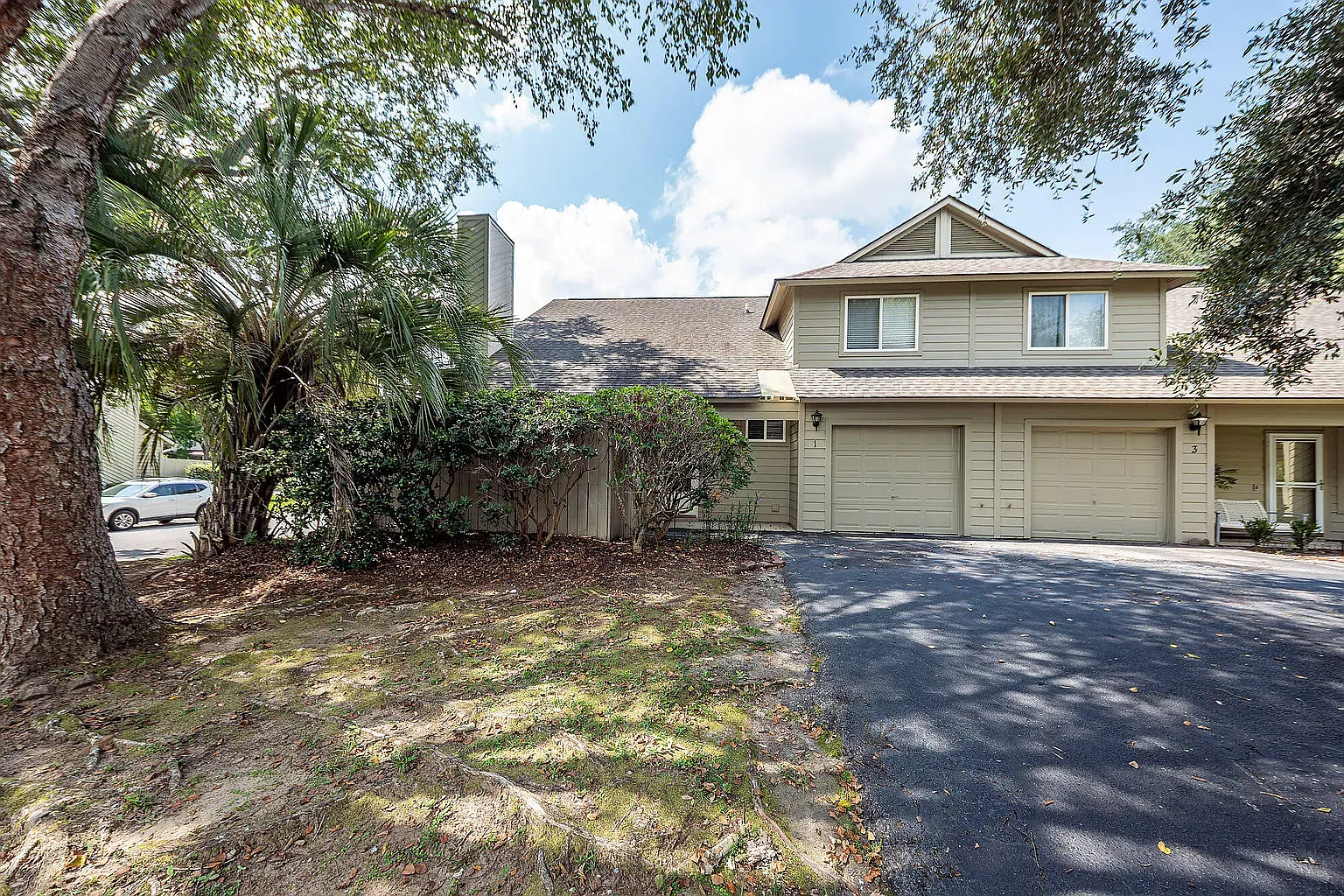 2 bed, 1.5 bath, 1232 sqft, $2,600 — Photo 2