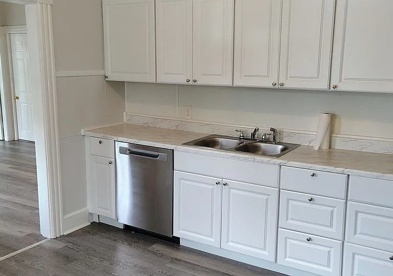 50 Franklin St #1 — Photo 3