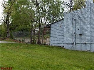 3rd image of 7843 Olive Blvd