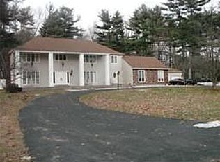 51 Pilgrim Rd, East Longmeadow, MA 01028