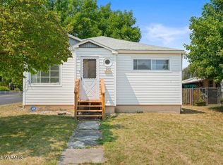 202 N 25th Ave, Yakima, WA