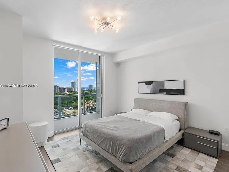 79 SW 12th St #2204 — Photo 12